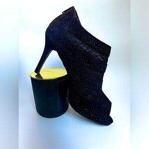 Size 10 Wide Dress Barn Women’s Bootie